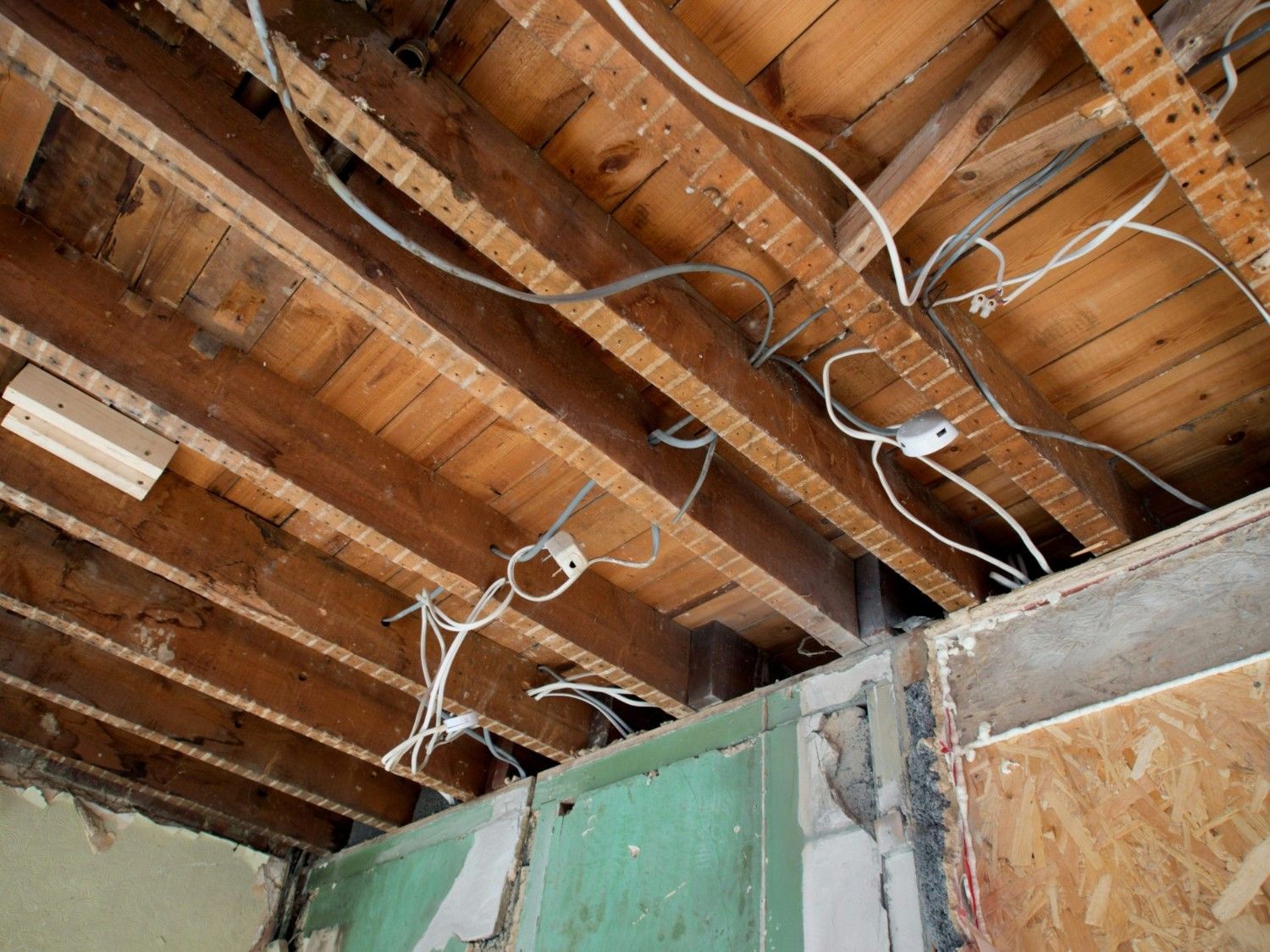 Installation d’éclairage au plafond